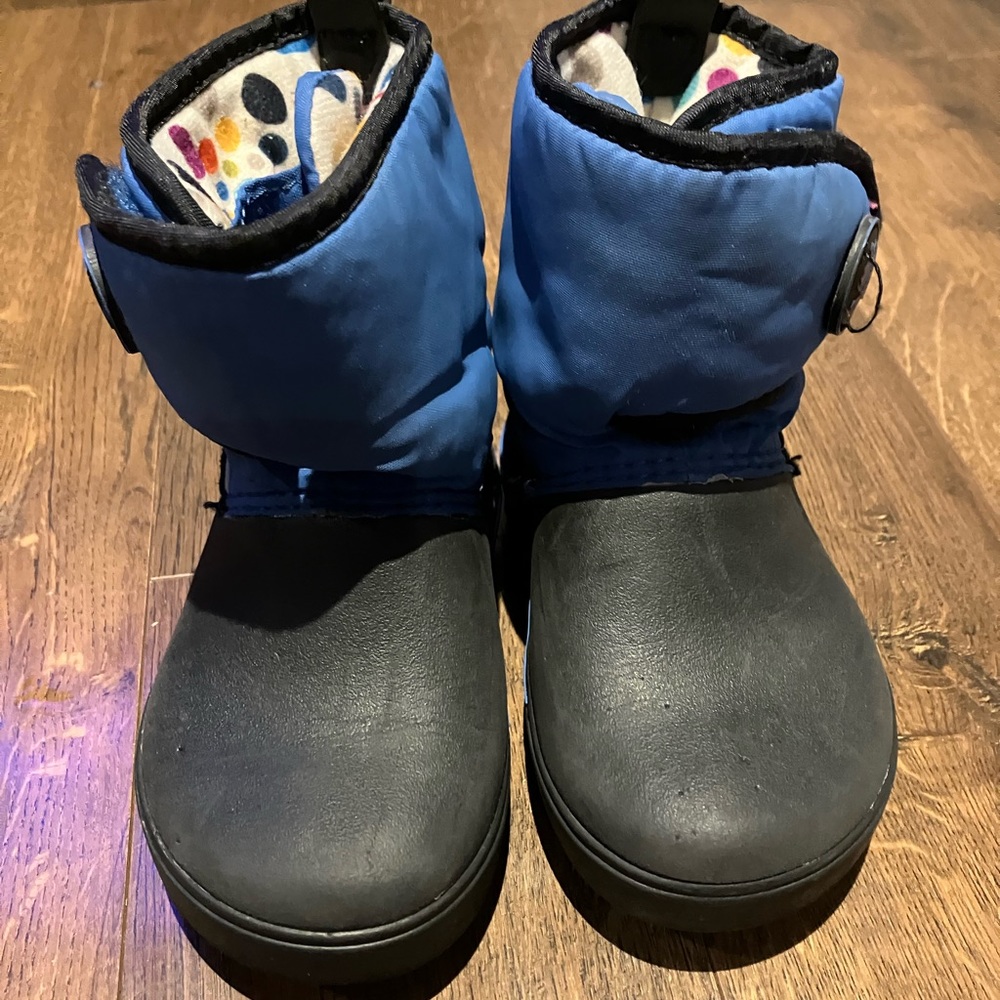 Kids Croc snow boots Blue and black